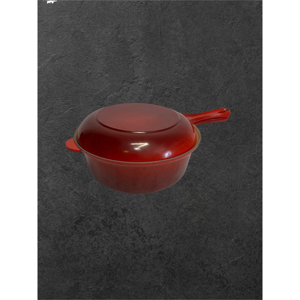 Le Creuset #26 3.75 Qt Multifunction 2-in-1 Sauce Pan & Skillet Cerise Red